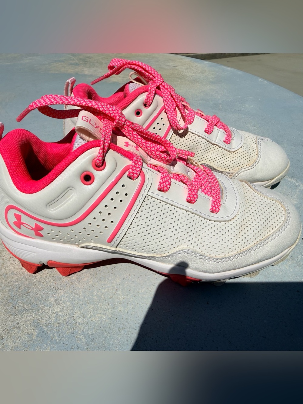 Under Armour White and Pink girls softball Shoes size 1